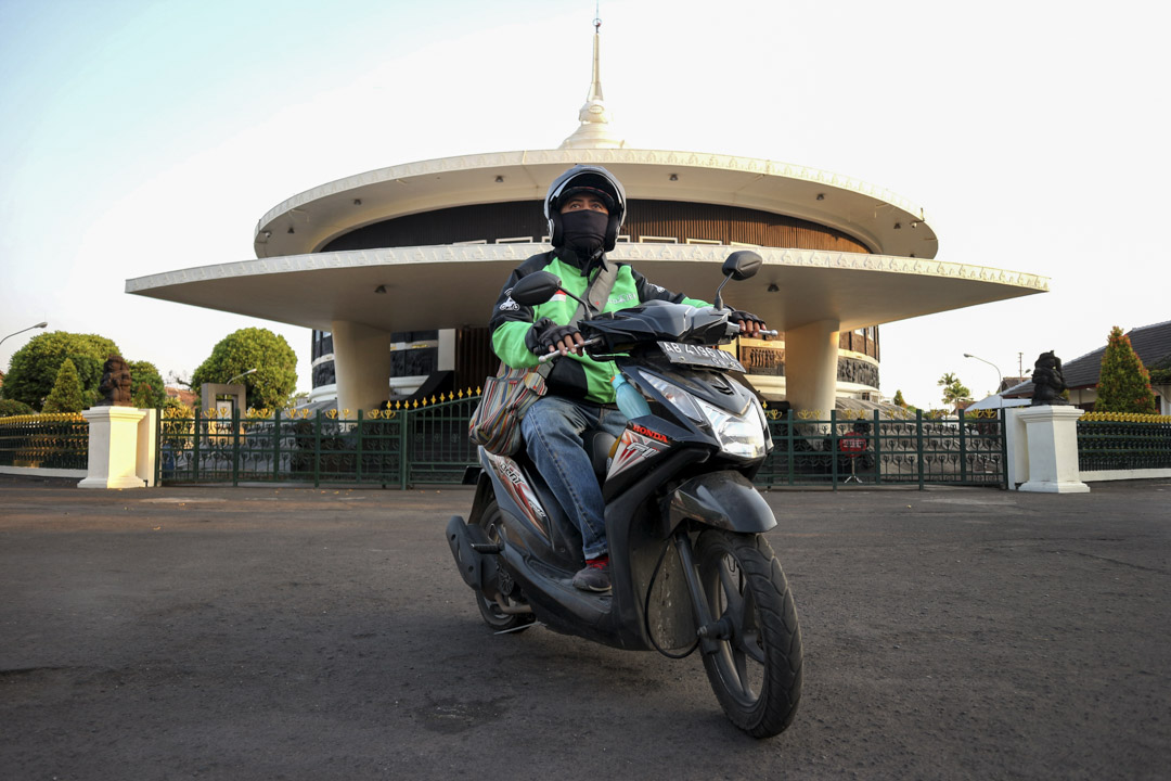 Mas Dolly 是一名藝術家,也是一名 Gojek 騎手。