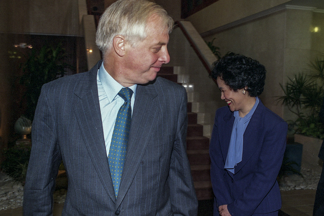 1993年9月21日,陈方安生获时任港督彭定康委任,接替霍德爵士为布政司,成为了香港开埠以来首位华人布政司,也是唯一一位女性布政司。