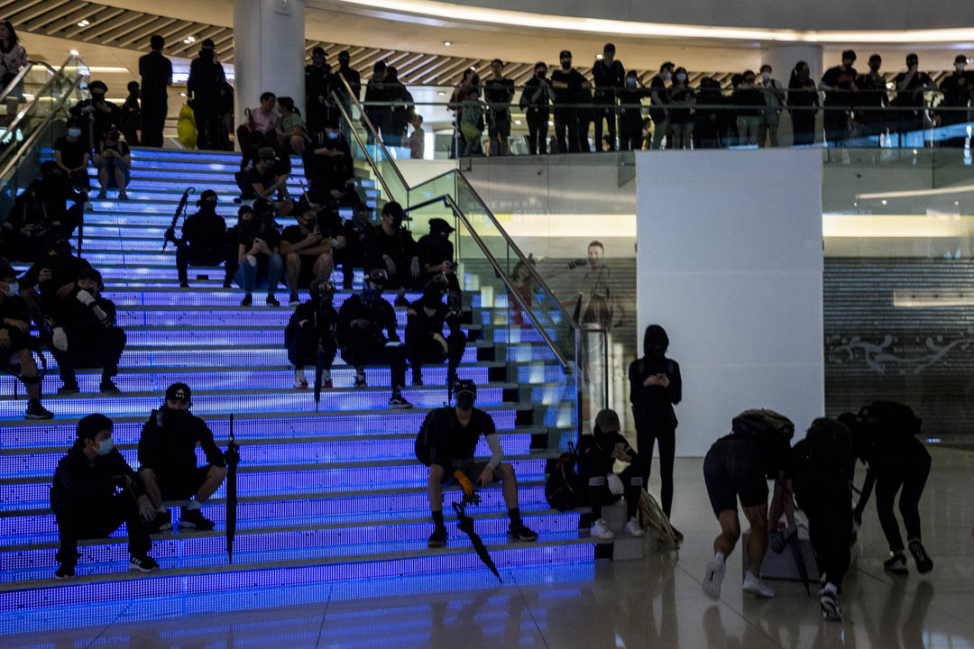 2019年10月13日,沙田新城市廣場內有示威者集結。