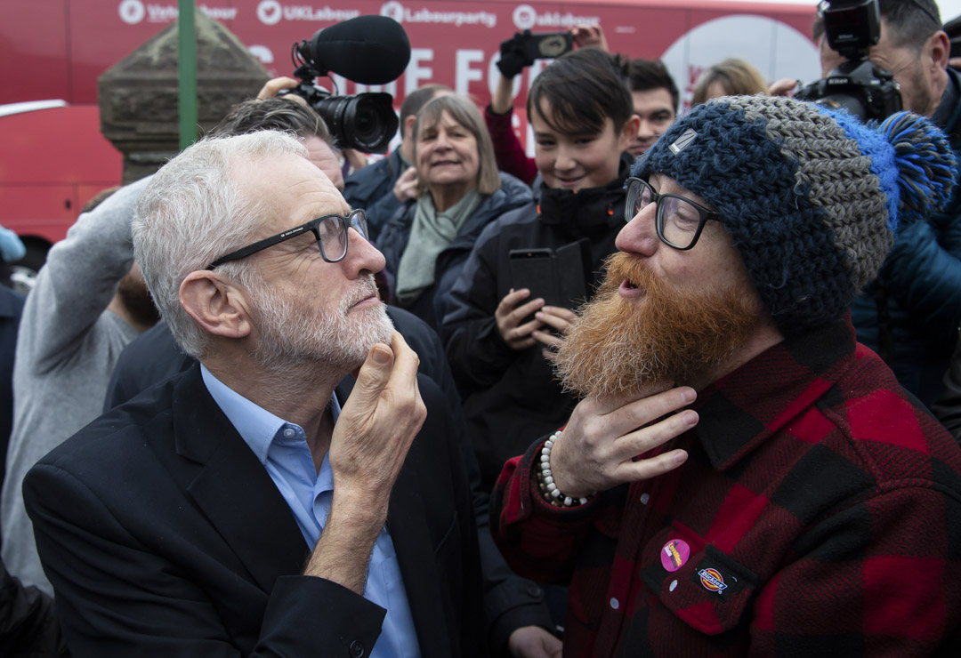 2019年12月7日,工党领袖郝尔彬(Jeremy Corbyn)抵达威尔士斯旺西的帕蒂阁(Patti Pavilion)进行拉票。