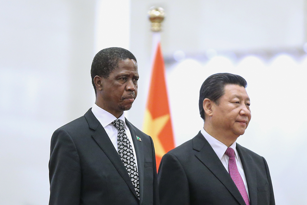 2015年3月30日,中国国家主席习近平与赞比亚总统埃德加·伦古在北京会面。