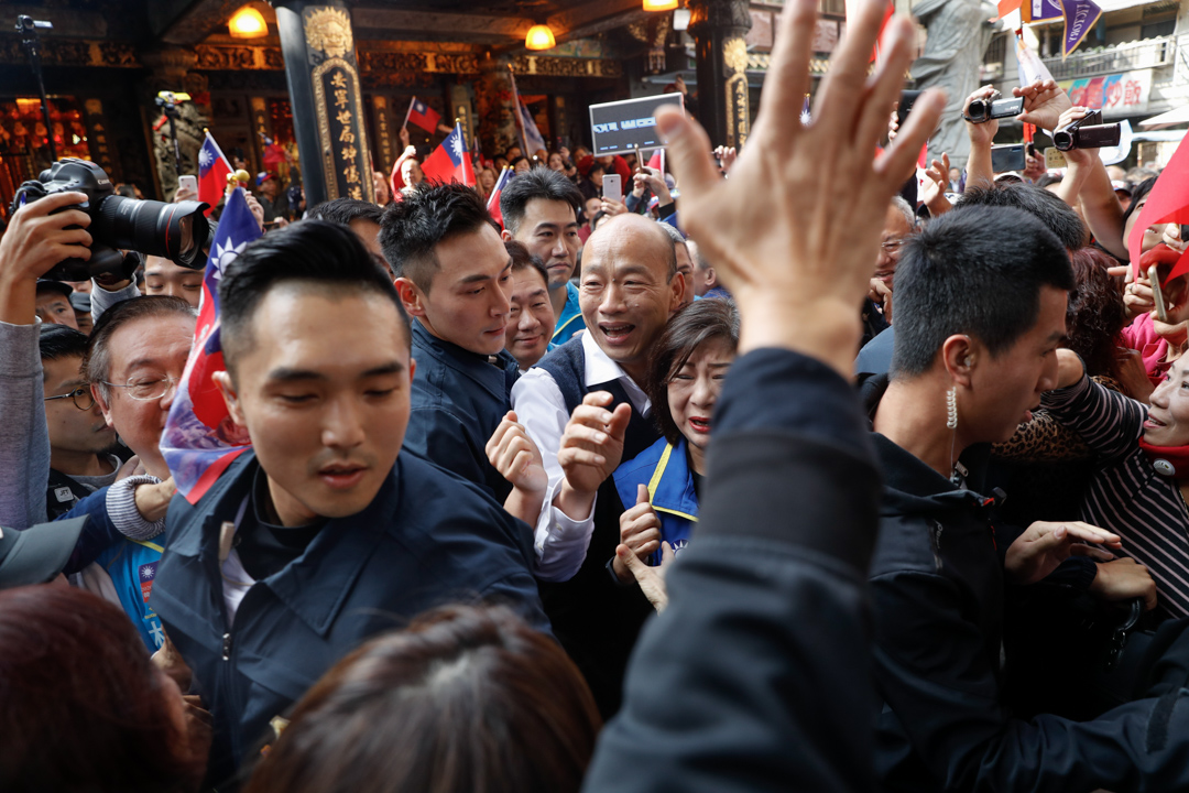 2020年1月7日,韓國瑜陪同立委候選人宋瑋莉參拜基隆慶安宮。