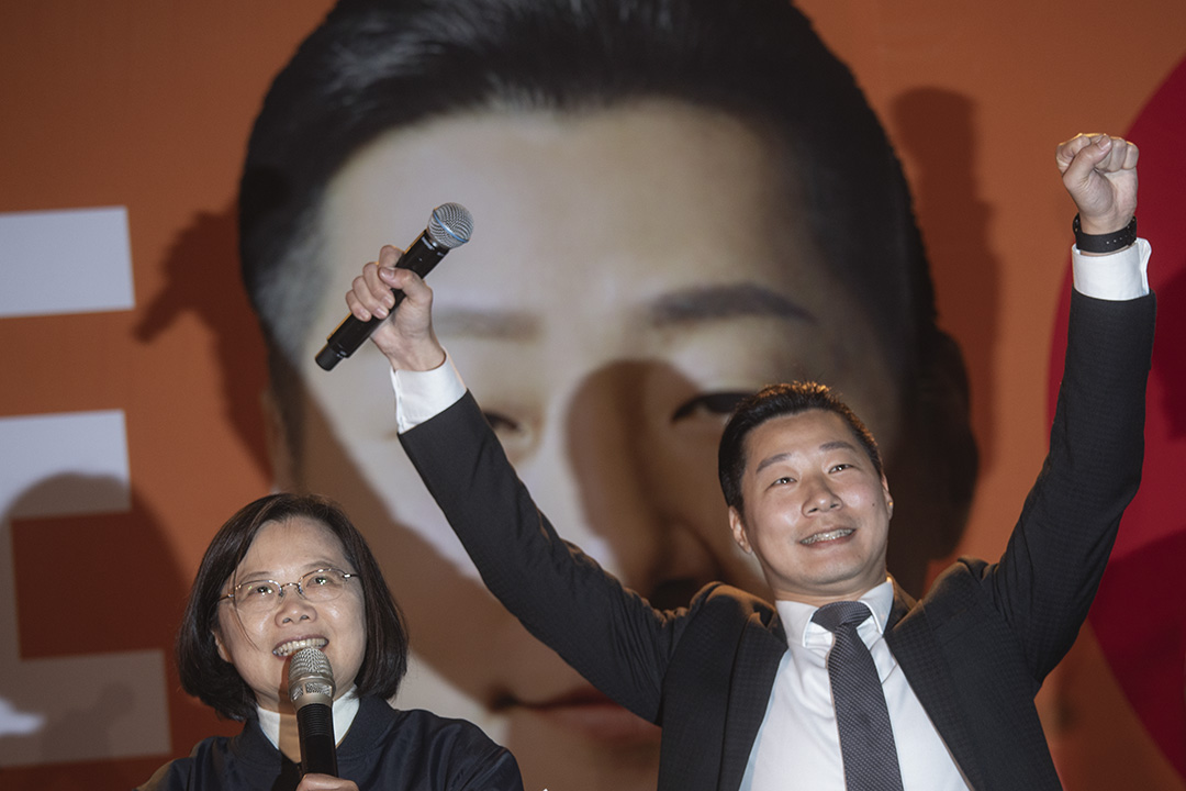 2020年1月9日台北龙山寺,民进党支持的无党籍台北市立委候选人林昶佐举行造势晚会,蔡英文为他站台。