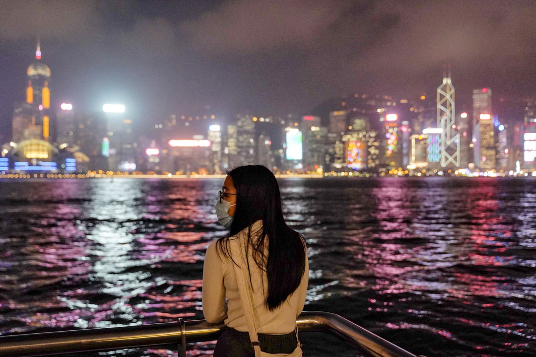 2020年1月23日,香港尖沙咀海旁,有不少戴上口罩的市民。