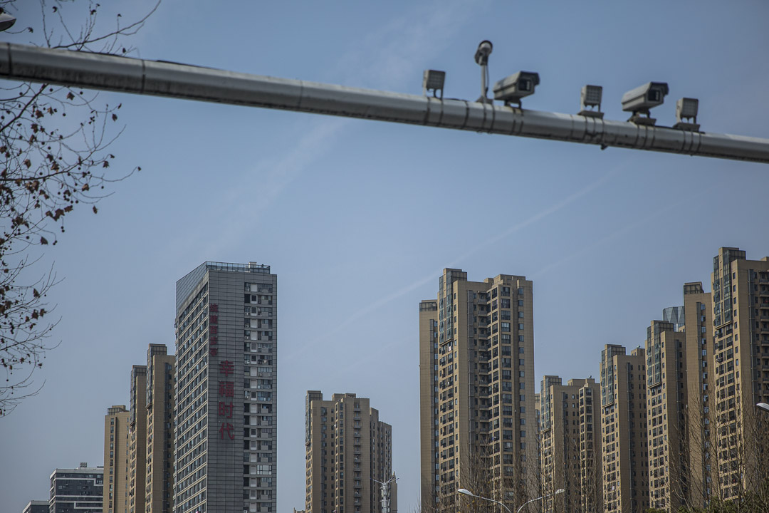 百步亭社區一高層建築上寫着『統建百步亭,幸福時代』的標語。