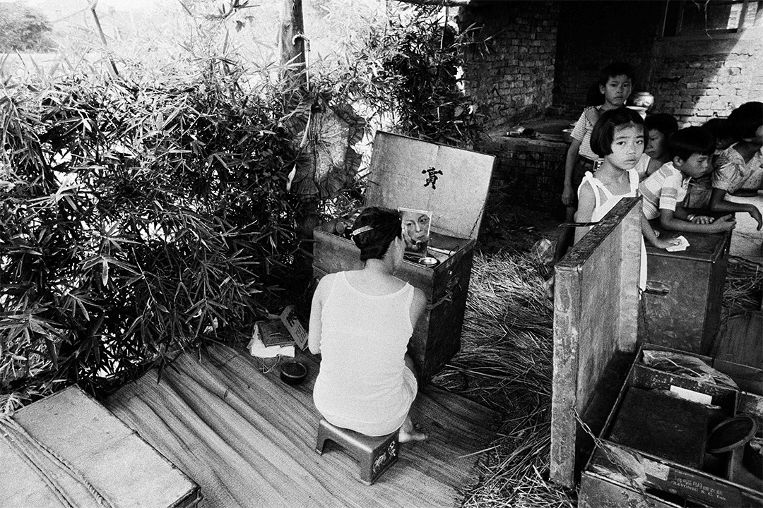 农舍厨房,北新庄(1975-1976)。
