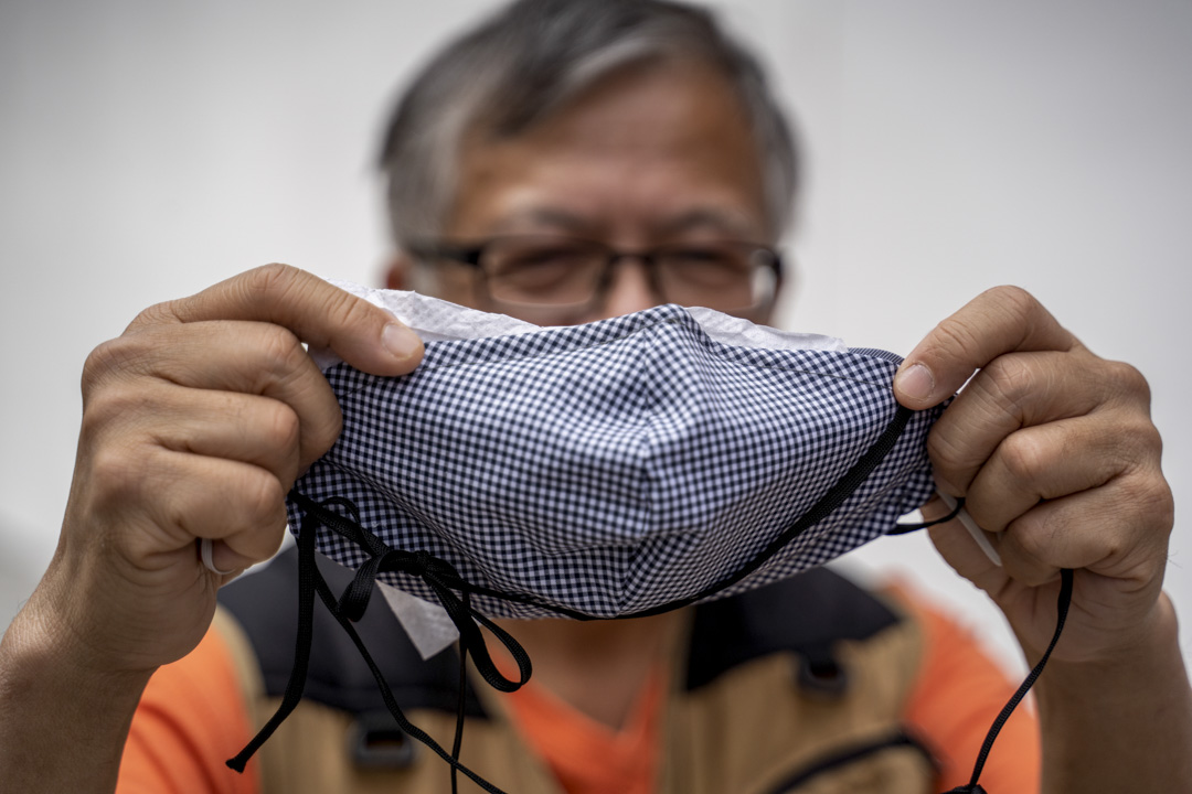 HK MASK,标榜本地研发、设计和制造,不但可用本地公司生产的纳米滤芯纤维作滤芯,亦可用厨房纸和面巾纸做滤芯。