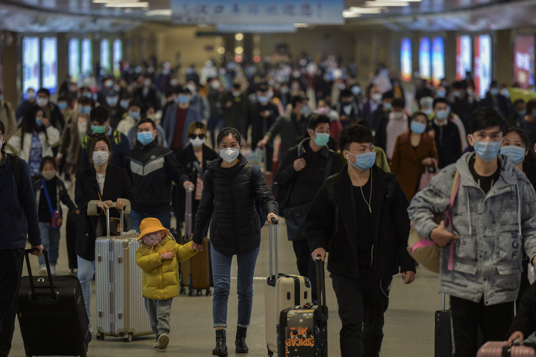 2020年4月8日，武漢市解封第一天，漢口火車站有大量乘客。