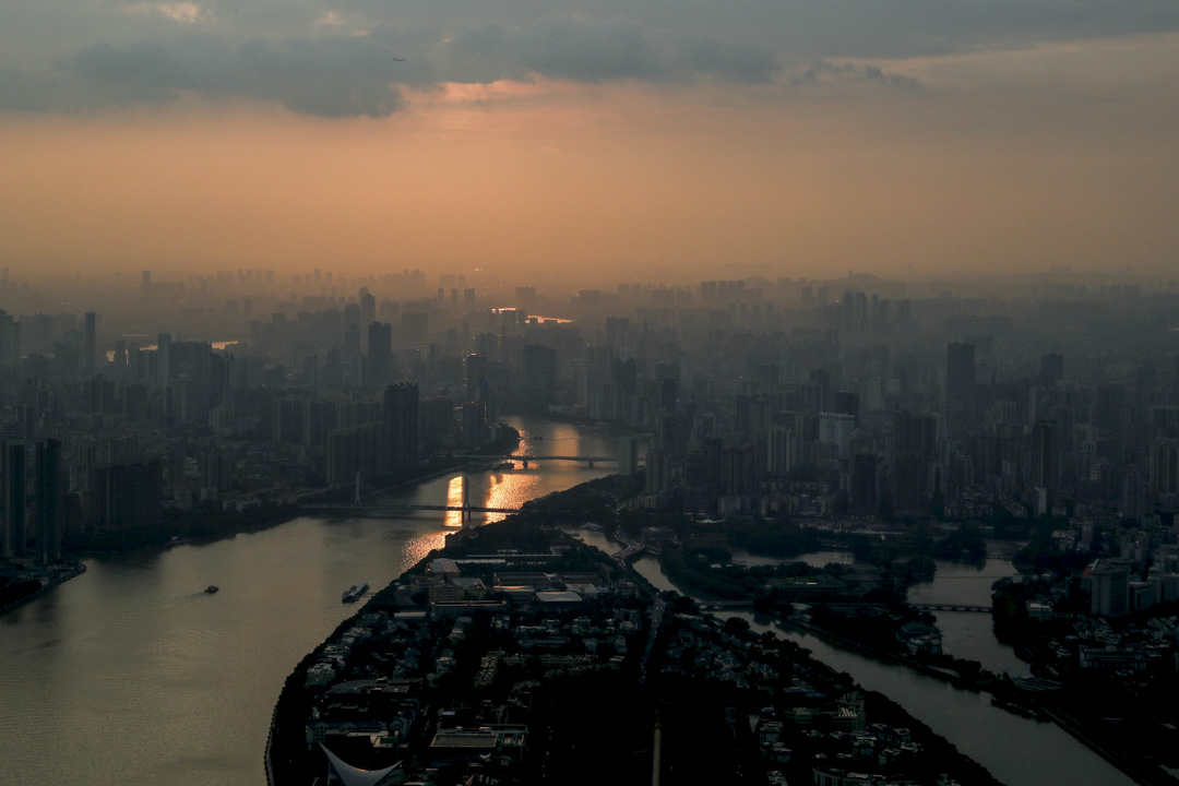2019年9月30日日落時分，廣州塔觀景台上看到的珠江景觀。