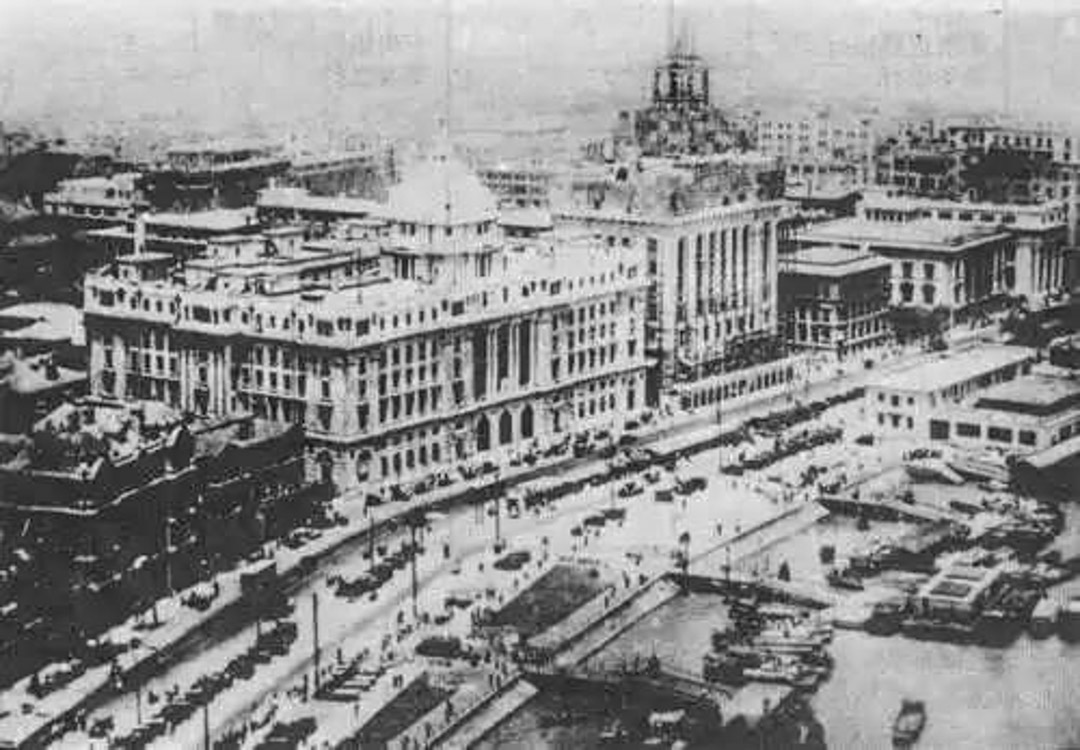 1923年,香港上海滙豐銀行在上海外灘落成。