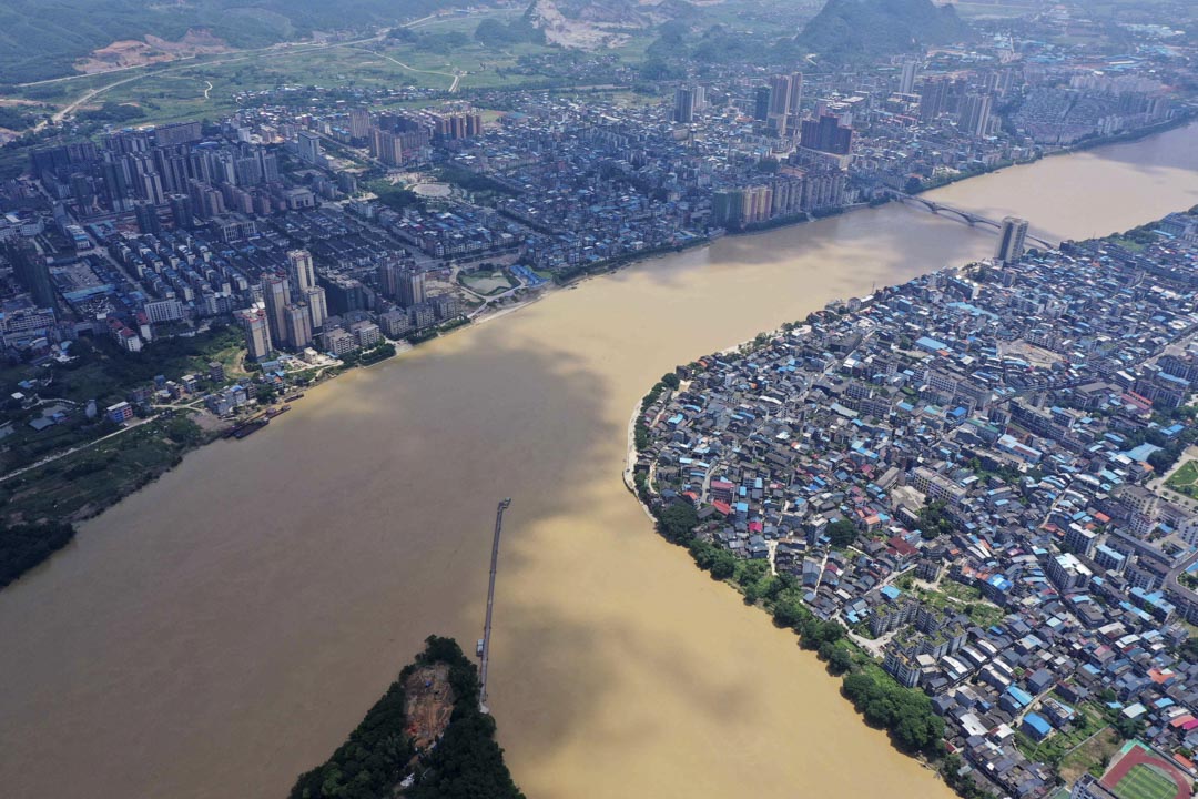 2020年7月13日,广西荣安县,珠江上游的榕江河水位低于警戒线。
