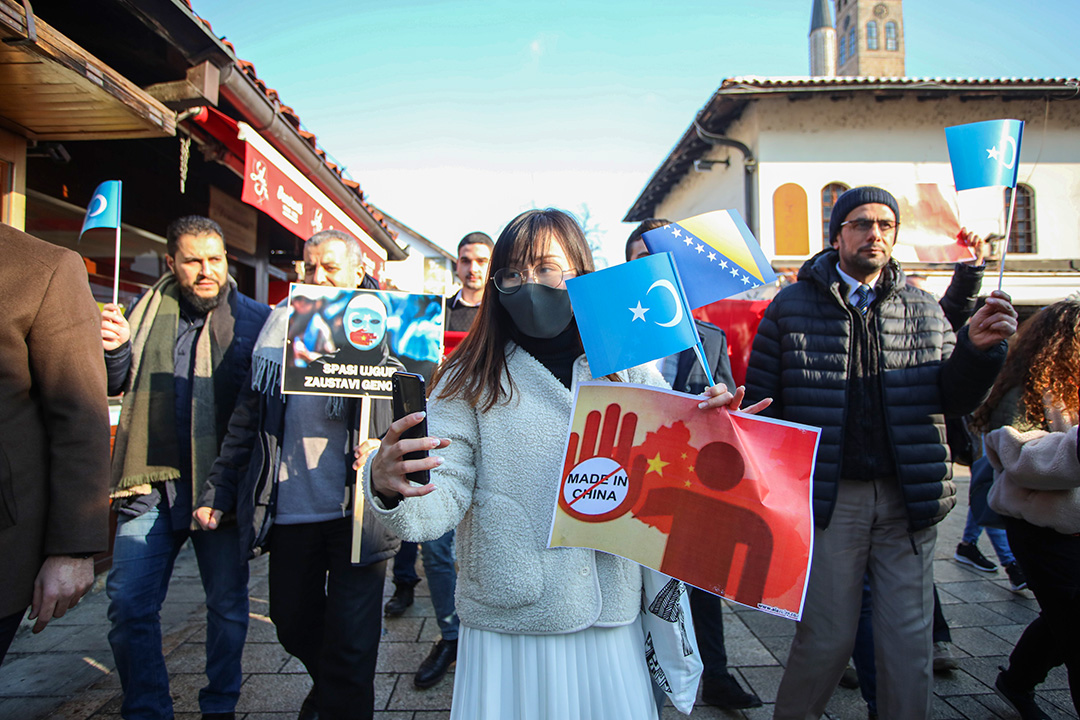 2020年1月12日薩拉熱窩,市民參加示威,反對中國政府對維吾爾人的迫害。