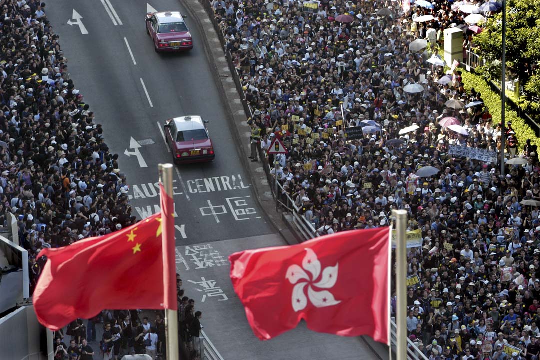 2003年7月1日,50万人游行抗议23条立法。