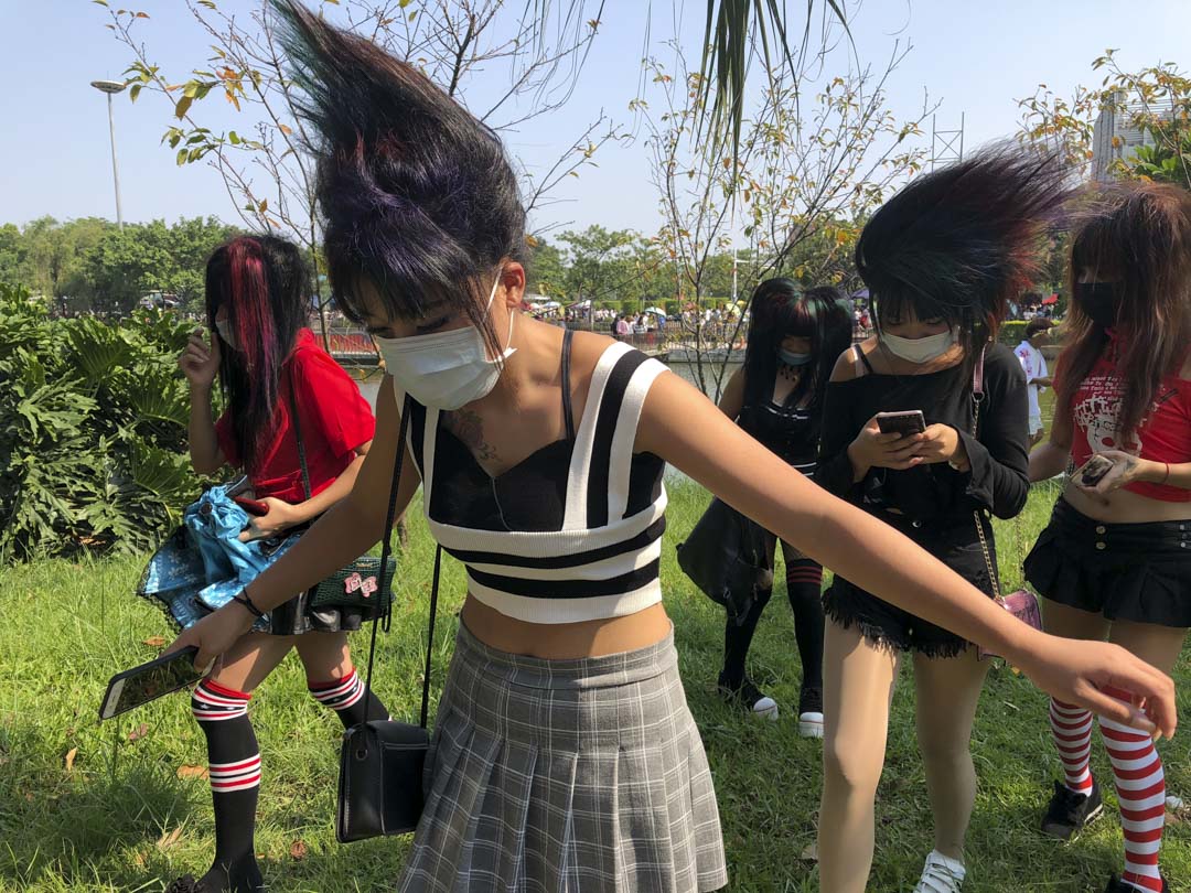 《殺馬特我愛你》劇照。