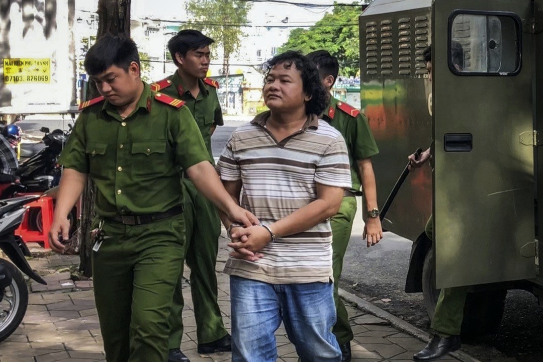 2018年9月24日,越南社運人士 Doan Khanh Vinh Quang 因在社交平台發表冒犯執政共產黨言論,並召集反政府示威,被判入獄27個月。