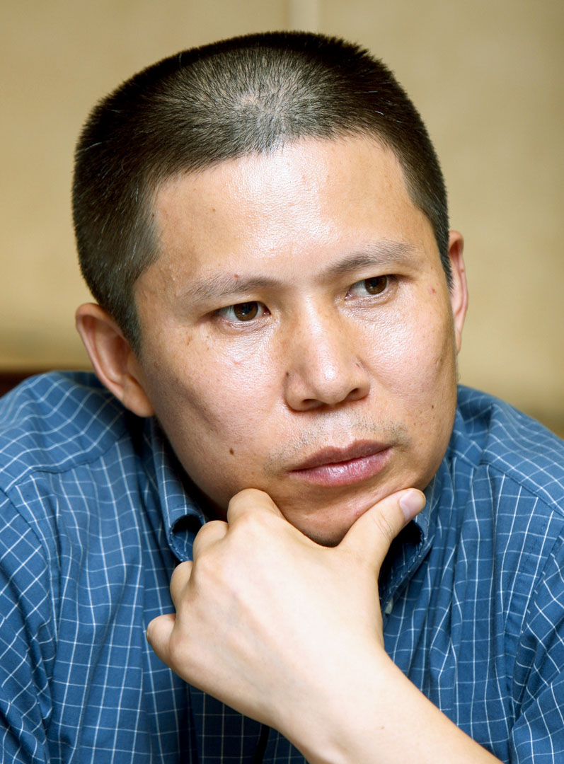 曾创办公盟、推动中国民主法制建设,后发起新公民运动的许志永于2014年以“聚众扰乱公共场所秩序罪”被判四年,2017刑满出狱。2020年2月15日再次在广州被捕。