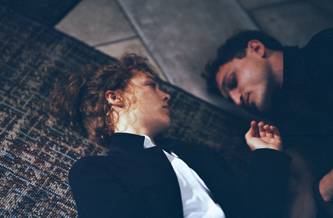 《水漾的女人》(Undine, Christian Petzold, 2020)剧照。