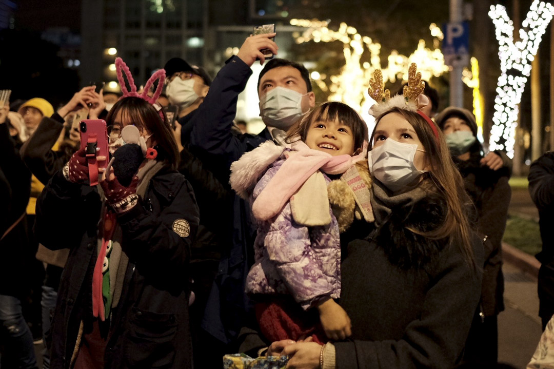2021年1月1日,台北101大樓施放跨年煙火。