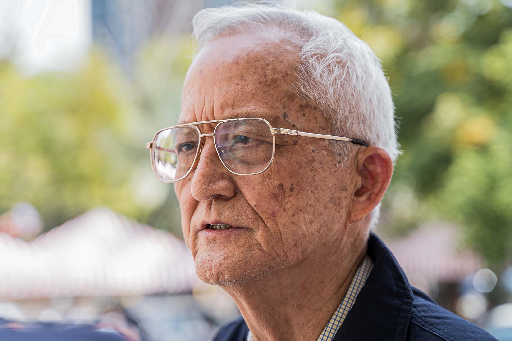 1948年出生於南京,後來曾在沙烏地阿拉伯蓋發電廠的馬智仁。