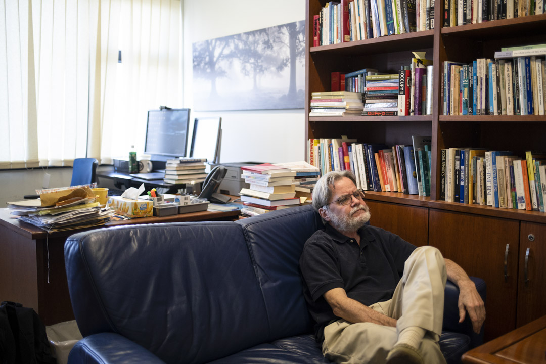 2019年12月,Gordon Mathews 在前中大人类学系办公室受访。