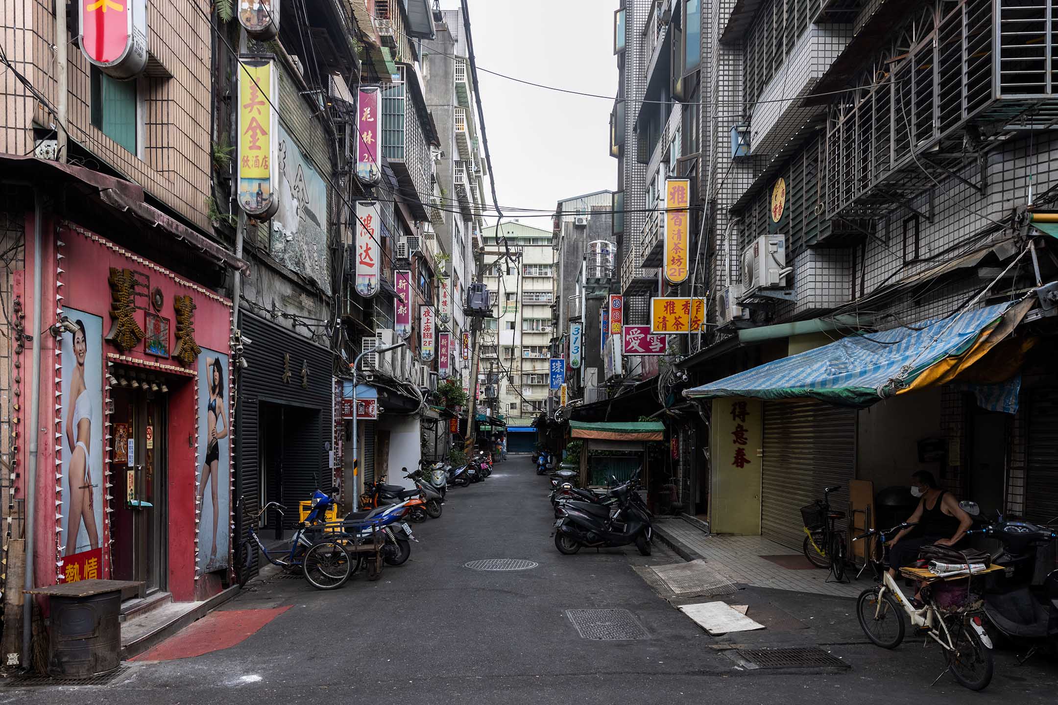 2021年5月17日,台北万华区的茶室。
