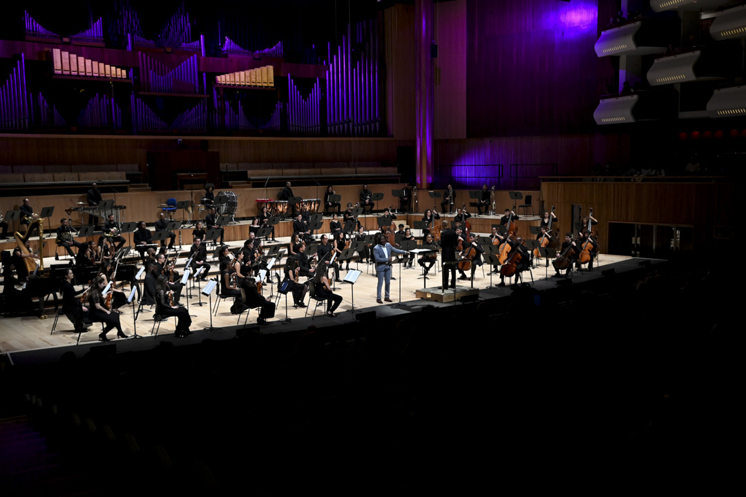 南岸中心(SouthBank)首場演出是來自2015年成立於倫敦的歐洲首個黑人交響樂團Chineke! 。