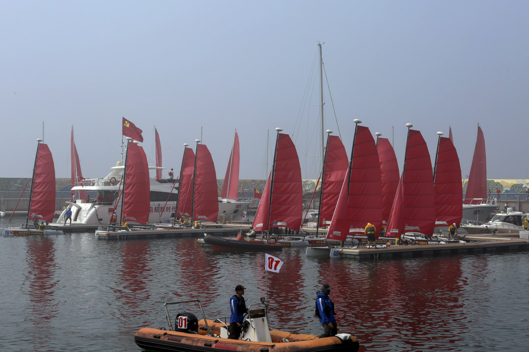2021 年6月11日,河北秦皇島舉行的慶祝中國共產黨成立100週年的帆船活動。