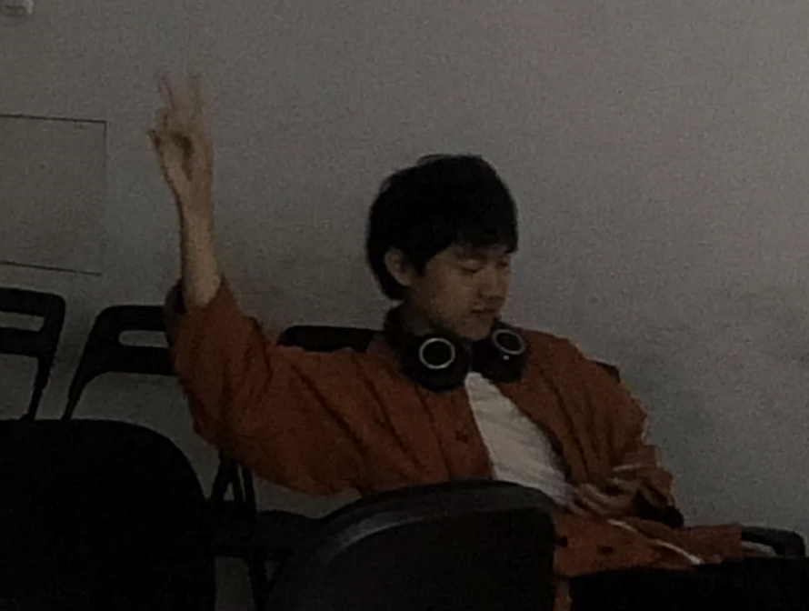 《小鮮肉模擬器》的作者楊競