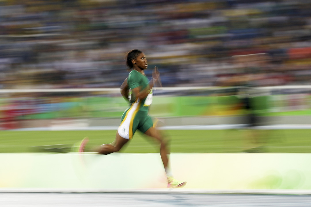 賽曼雅(Caster Semenya)在2016年巴西里約熱內盧奧運會第女子 800 米決賽中領跑。