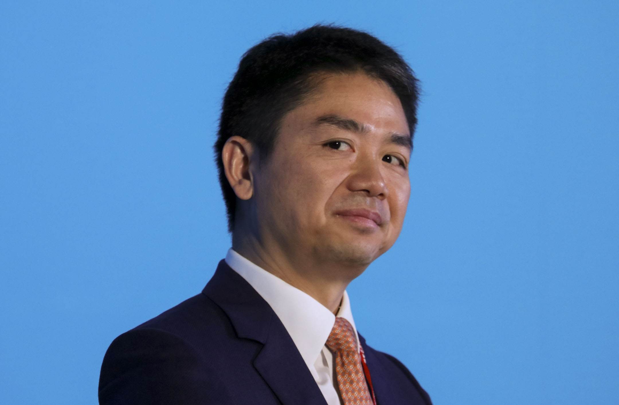 劉強東於2018年陷入的性侵訴訟仍繼續進行中。圖為劉強東於2015年出席博鰲亞洲論壇年會。