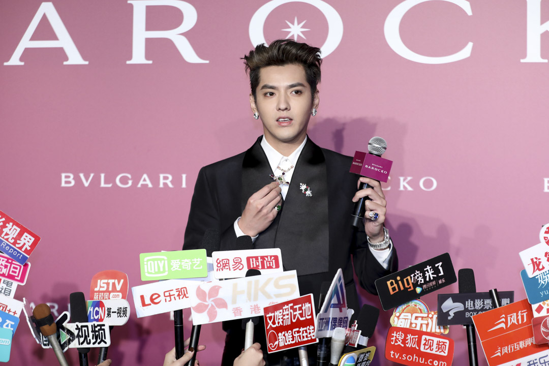 2020年10月23日,吴亦凡在上海参加宝格丽 Barocko 活动并会见传媒。