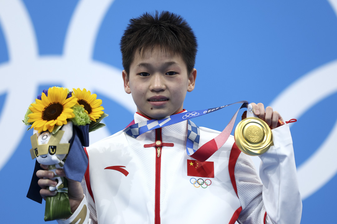2021年8月5日,東京奧運女子10 米高台決賽,中國金牌得主全紅蟬站在領獎台上。