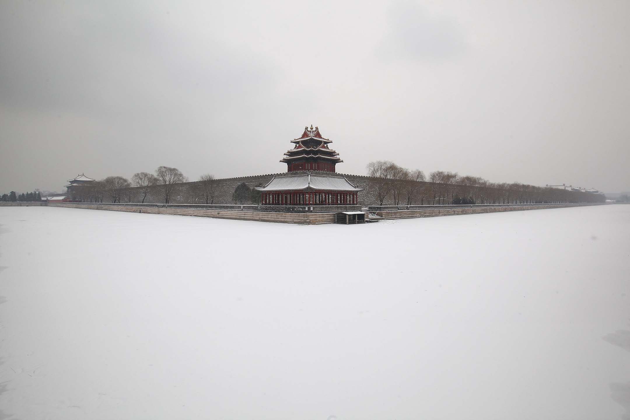 2011年2月10日中国北京,白雪覆盖的故宫。