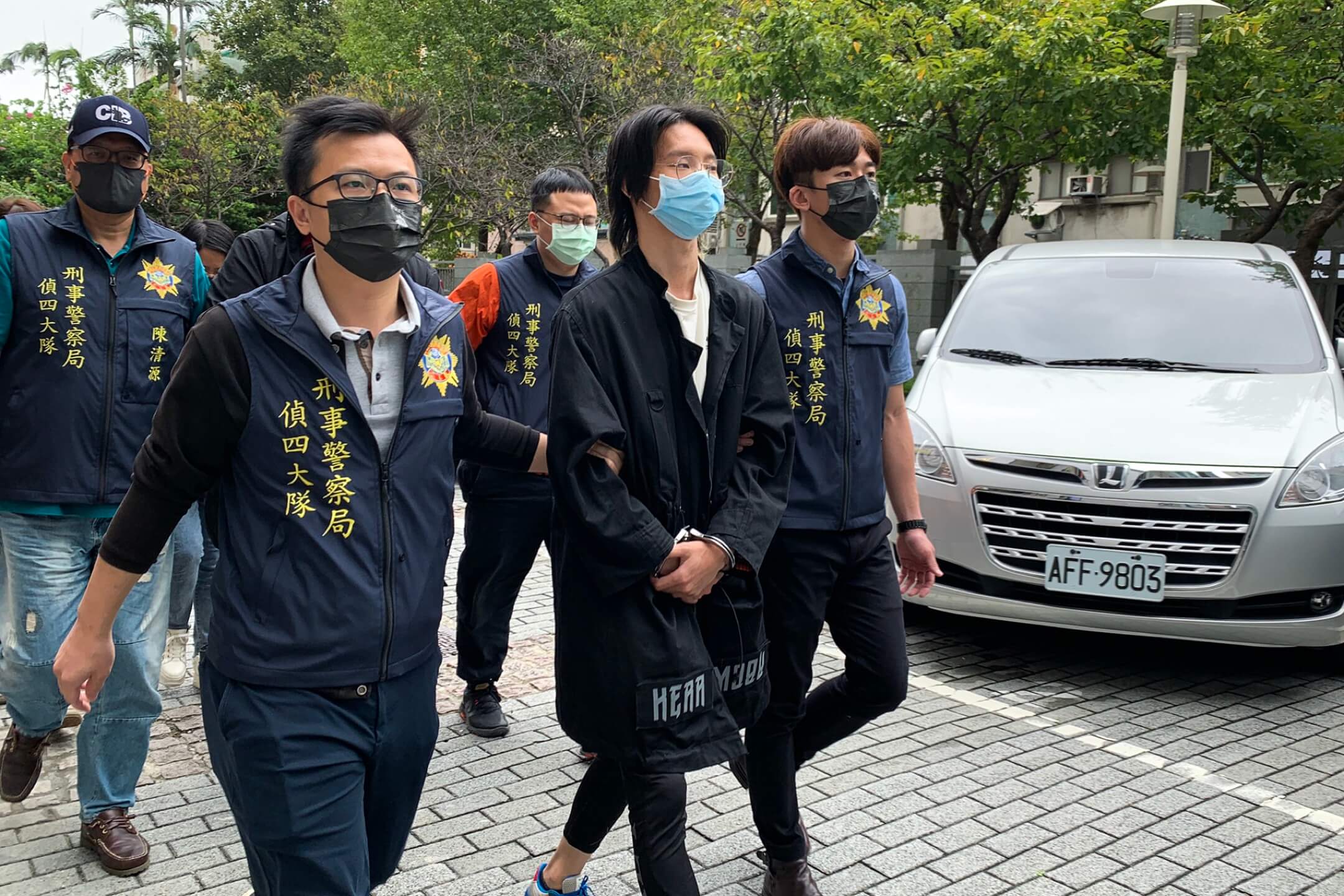 台灣Youtuber小玉涉嫌利用Deepfake技術,將多位名人的臉孔合成色情片女主角販賣牟利被逮捕。
