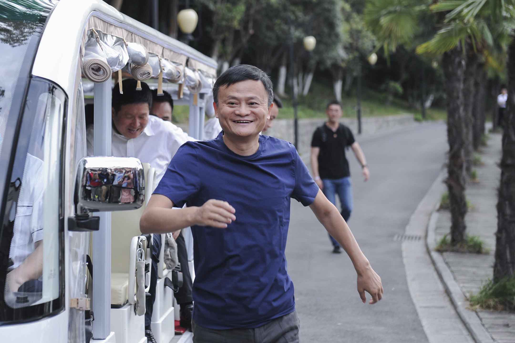 2020年6月6日中国合肥,阿里巴巴集团创始人马云与在湖北一线工作的医务人员共进晚餐。