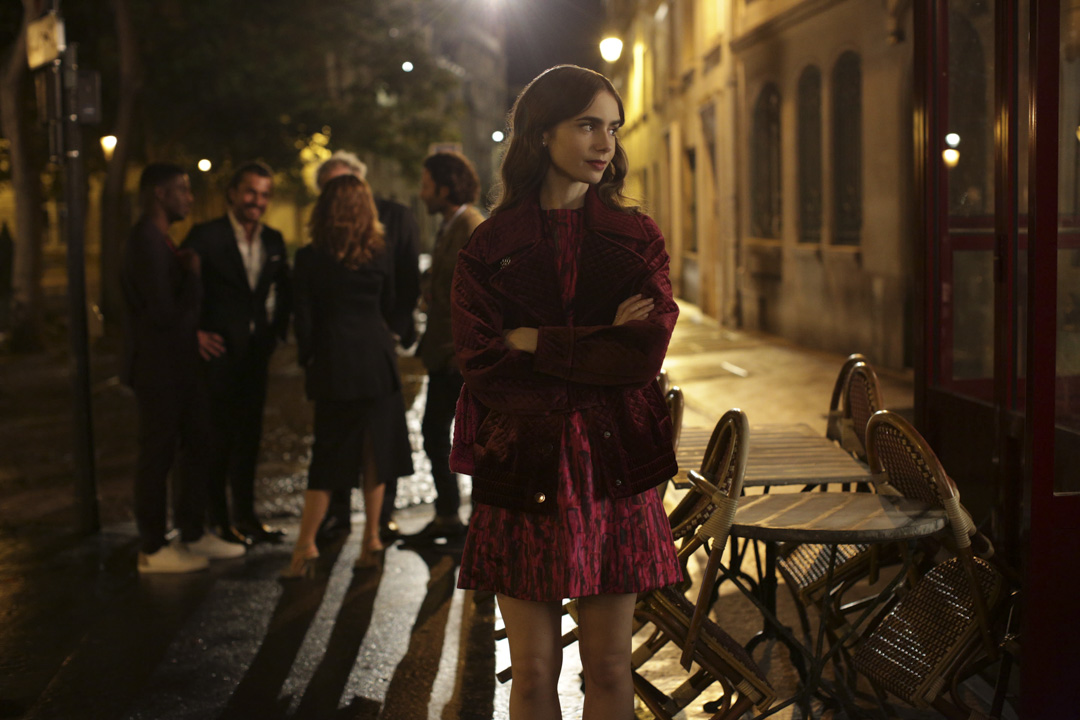 Netflix影集《艾蜜莉在巴黎》剧照。