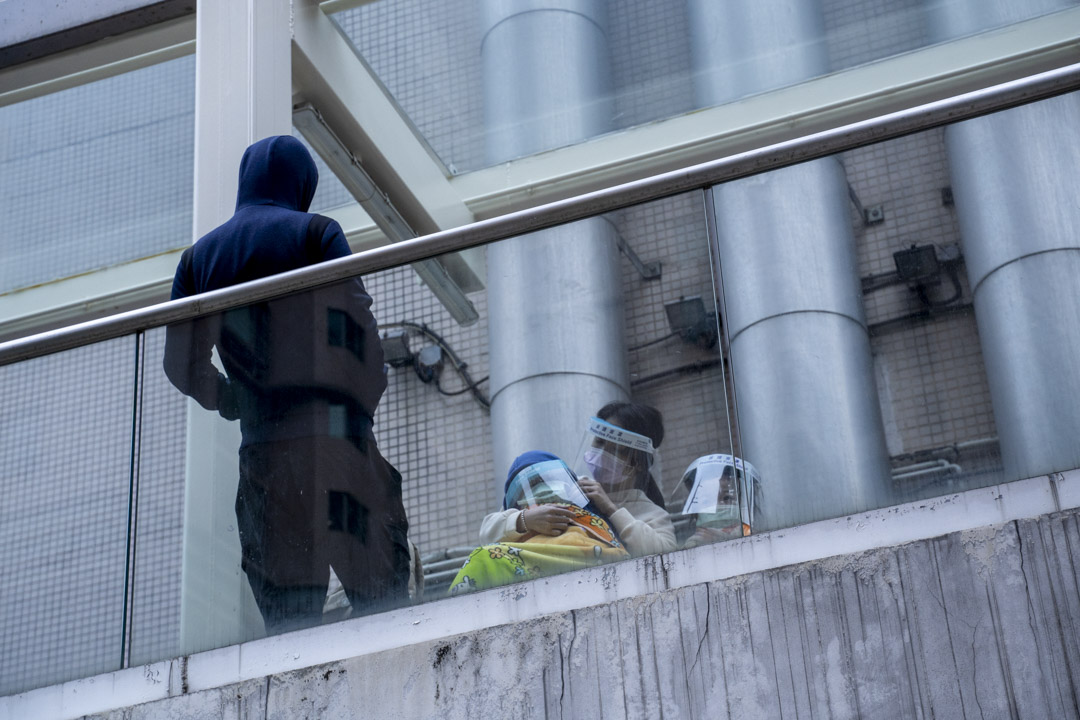 2022年2月18日,伊莉沙伯医院在急症室旁边设置的户外隔离区,一般市民不得靠近。