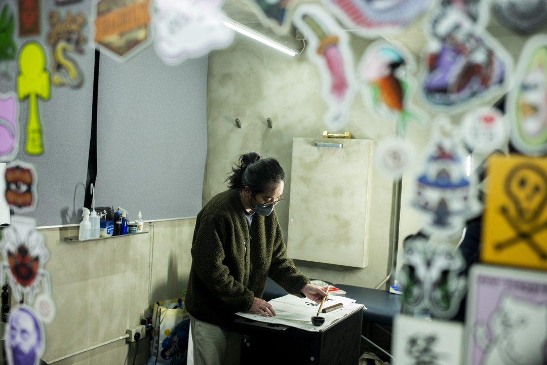 Vincent 當了紋身師6年。