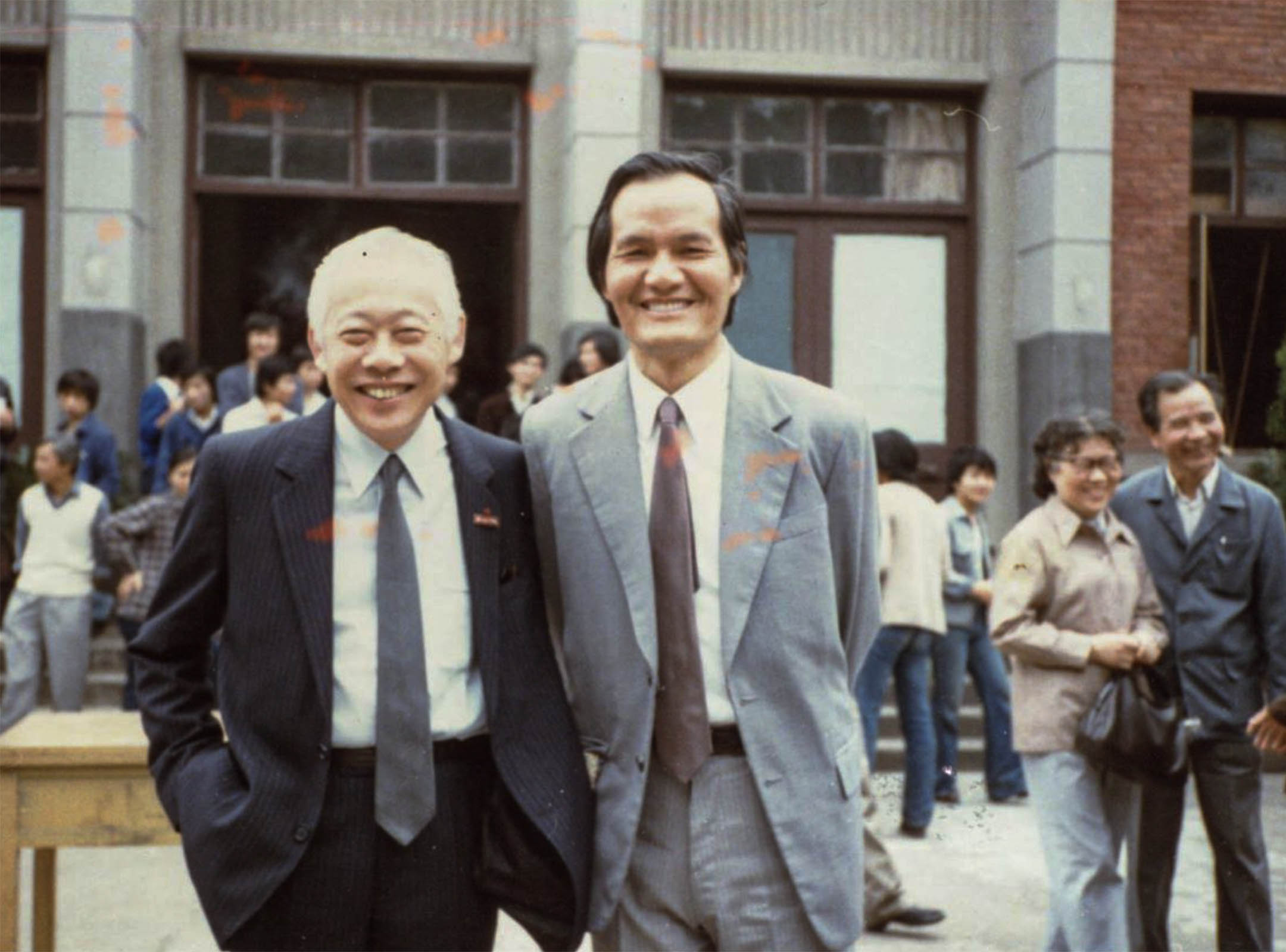 赵无极(左)与郑圣天(右)。