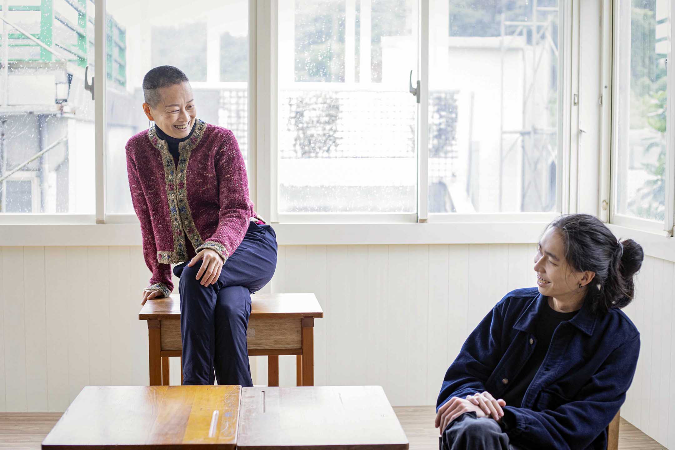臺灣瑟谷實驗教育機構負責人林睿育與她的兒子。