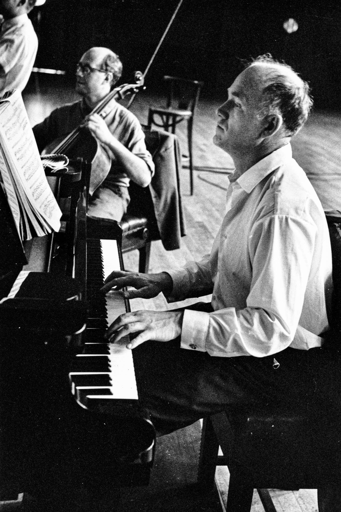 1961年7月24日,俄罗斯钢琴家李希特(Sviatoslav Richter)演奏钢琴。