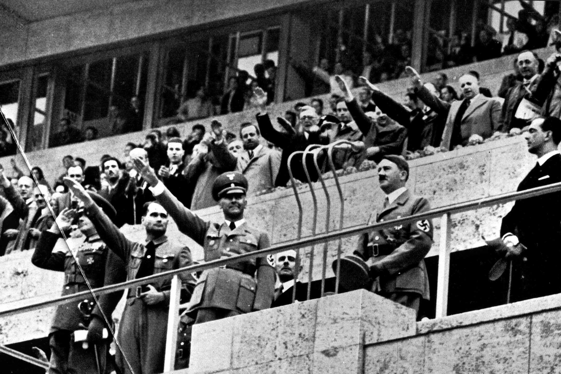 德国柏林,希特勒在1936年奥运会开幕式上。