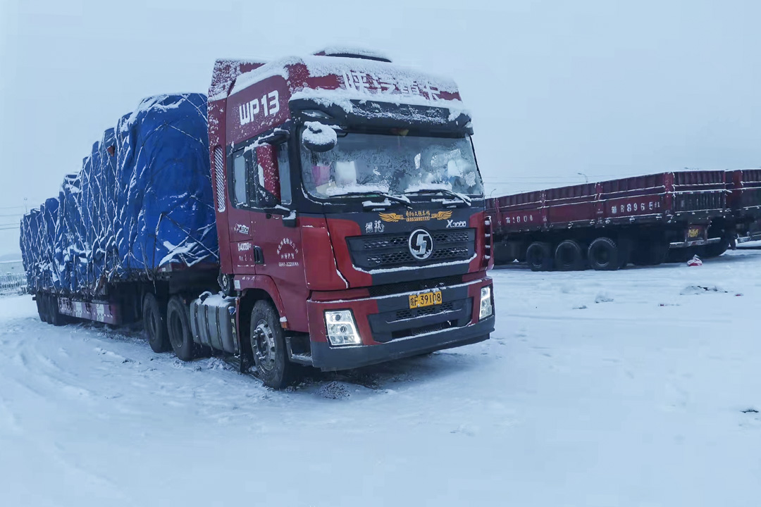 2021年12月,謝琳的車在下大雪的烏魯木齊中被隔離。