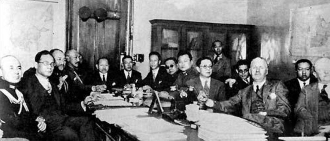 1932年5月5日,國民黨南京政府與日軍在上海簽訂《淞滬停戰協定》。