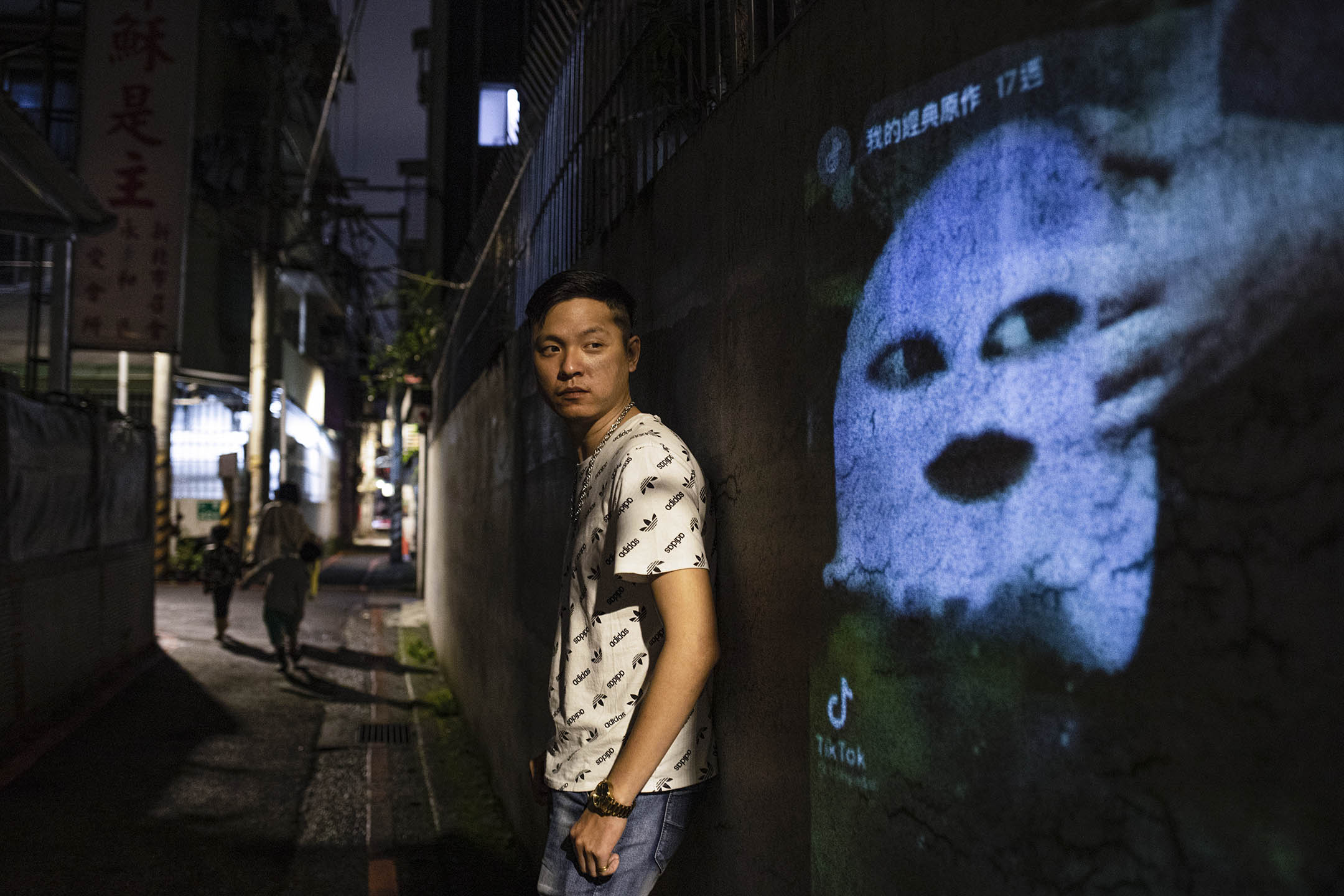 紅遍華人圈的水母迷因梗創作者「水雞哥aka永和檳榔王」。