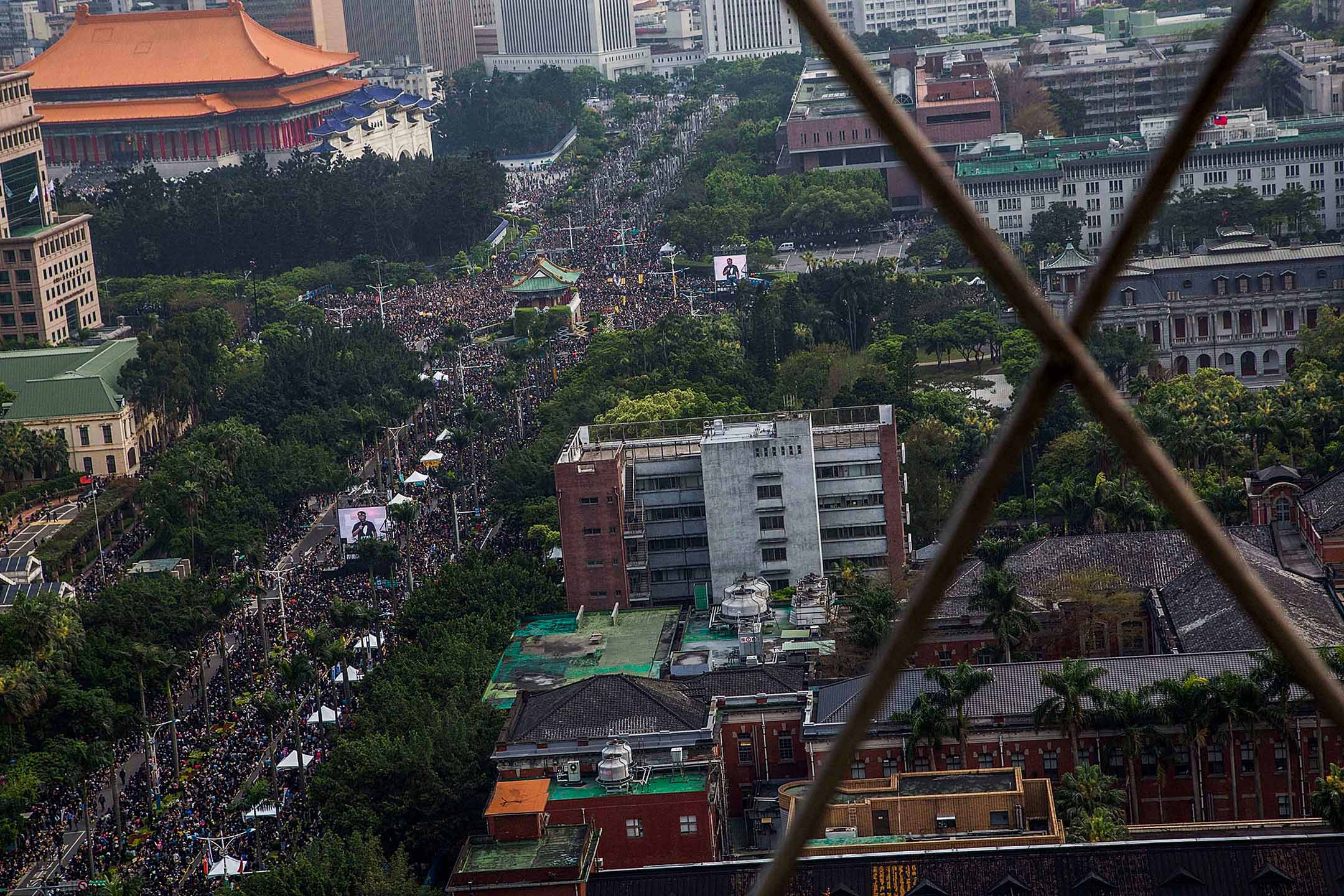2014年3月30日,台北,示威者在台北凱道集會,反對海峽兩岸服務貿易協議。