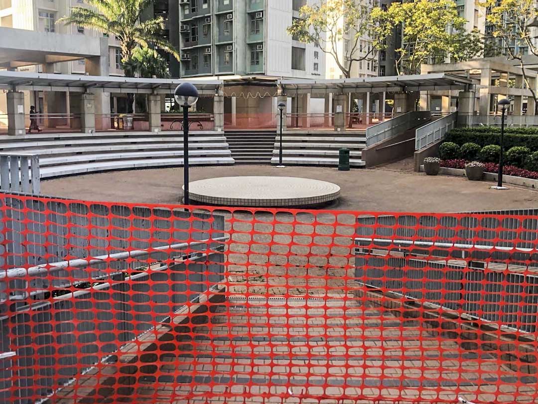 被完全圍封的馬鞍山屋邨廣場。