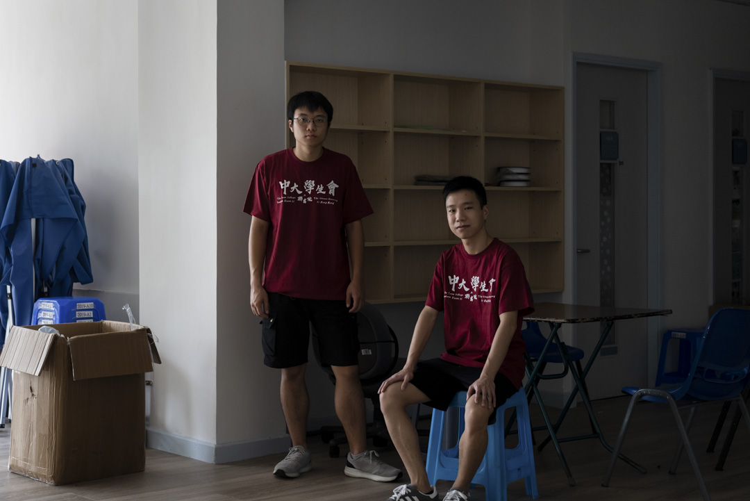 中大重組學生會工作小組的召集人羅竣彥(左)和葉子駿(右)。