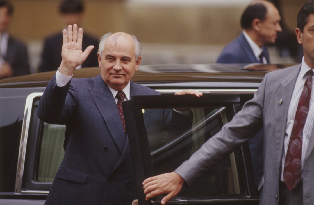 1991年7月17日,戈尔巴乔夫到英国伦敦出席七国集团峰会。