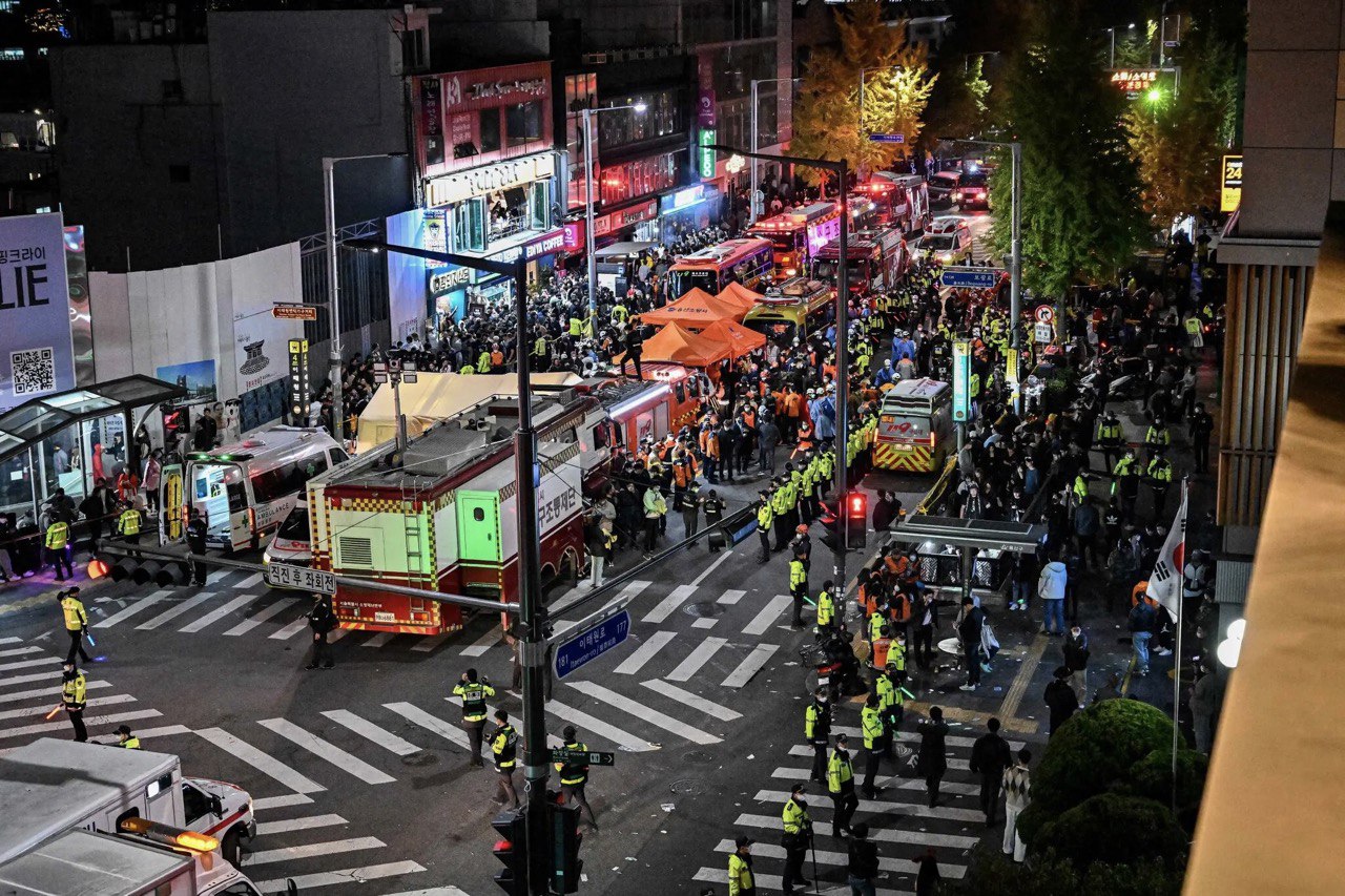 10月29日首爾時間晚上10點20分,韓國首爾龍山區梨泰院(Itaewon)發生人踩人(踩踏)事件。